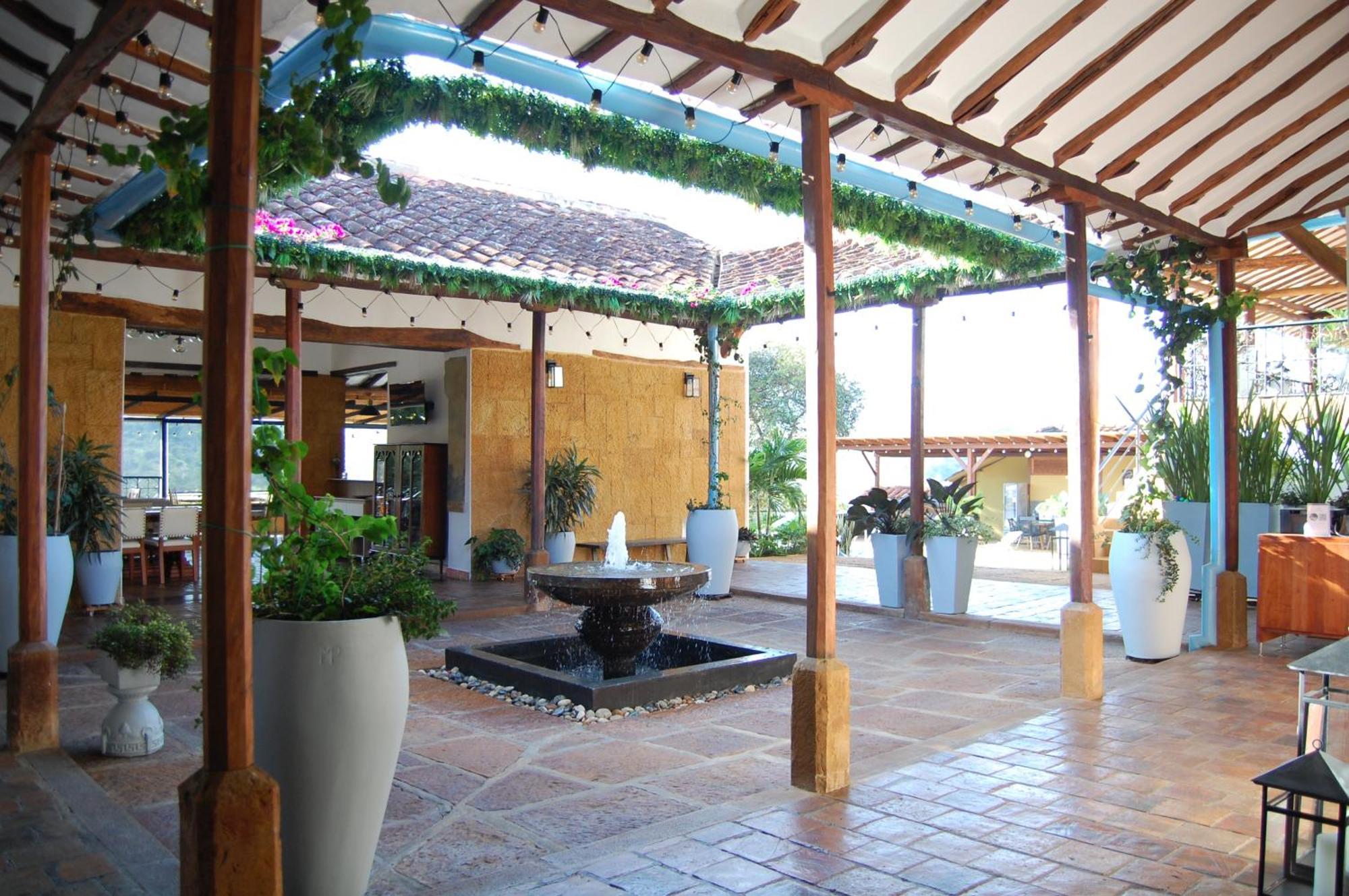 ホテル Santa Sofia Casa Boutique バリチャラ エクステリア 写真